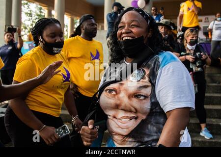 Louisville, United States. 23rd Aug, 2020. LOUISVILLE, KY- AUGUST 23: Attendies of the Bre-B-Q during the second day of BreonnaCon at Shawnee Park on August 23, 2020 in Louisville, Kentucky after the death of Breonna Taylor . (Photo by Chris Tuite/ImageSPACE) Credit: Imagespace/Alamy Live News Stock Photo