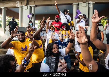 Louisville, United States. 23rd Aug, 2020. LOUISVILLE, KY- AUGUST 23: Attendies of the Bre-B-Q during the second day of BreonnaCon at Shawnee Park on August 23, 2020 in Louisville, Kentucky after the death of Breonna Taylor . (Photo by Chris Tuite/ImageSPACE) Credit: Imagespace/Alamy Live News Stock Photo