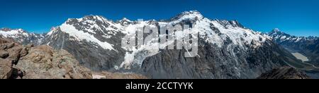 Panorama of Mueller Hut route in Mt. Cook National Park, Aorak/Mt. Cook and Hooker lake on the right, South Island/New Zealand Stock Photo