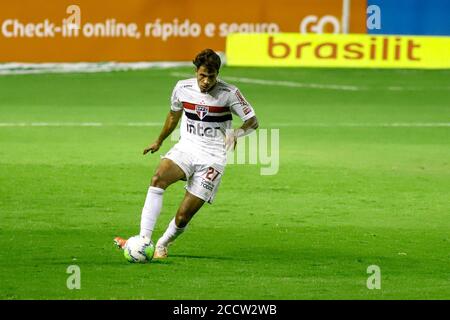 23rd August 2020; Estadio Ilha do Retiro, Recife, Pernambuco, Brazil; Brazilian Serie A, Sport Recife versus Sao Paulo; Diego of Sao Paulo breaks forward on the ball Stock Photo