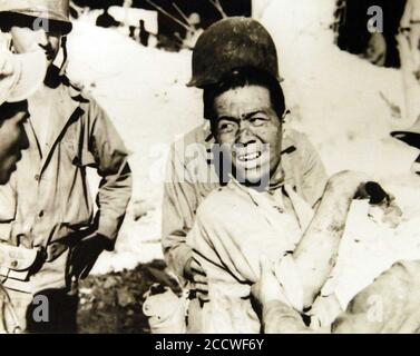 Japanese prisoners of war under direction of military police in the Philippine Islands, WWII (34311311062). Stock Photo