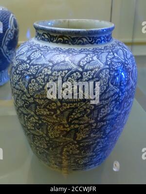 Jar, China, Ming dynasty, 1500s AD, ceramic Stock Photo