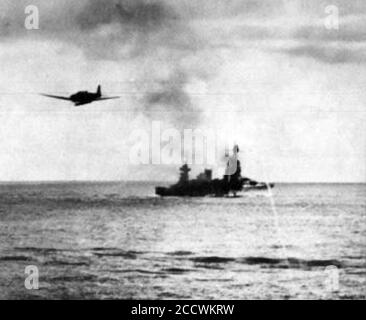 Japanese Nakajima B5N passes USS Northampton (CA-26) during the Battle of the Santa Cruz Islands 26 October 1942. Stock Photo