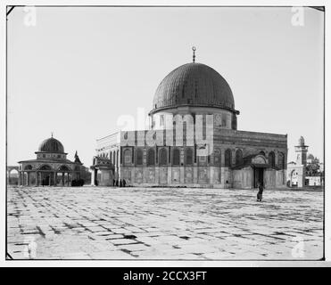 Jerusalem (El-Kouds). Mosque of Omar (i.e., Dome of the Rock) from the northeast Stock Photo