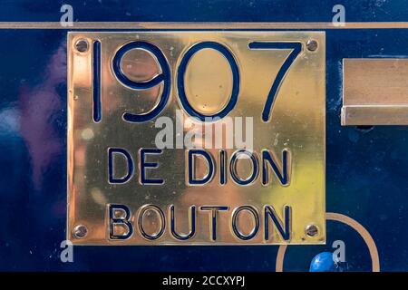 Oldtimer De Dion Bouton AU, built 1907, 1 cylinder, capacity 942 ccm, power 8 hp, max 50 km/h on flat road, max 9-10 % inclination, 3 gears, detail Stock Photo