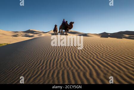 Sand patterns in Khongor sand dunes. Umnugobi province, Mongolia Stock Photo