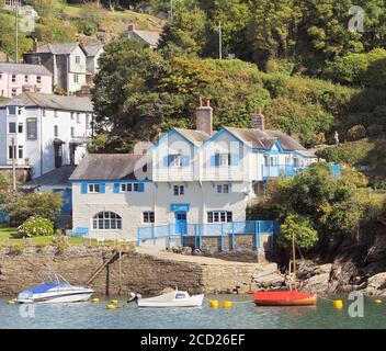 Ferryside house in Bodinnick the former home of celebrated author and playwright Daphne du Maurier, Lady Browning, DBE. River Fowey, Cornwall, UK Stock Photo