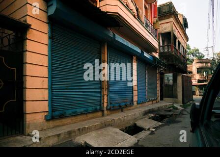 Howrah, West Bengal, India - 22nd May 2020 : Street retail shops are under lockdown to stop spread of covid 19, corona virus in the state. West Bengal Stock Photo