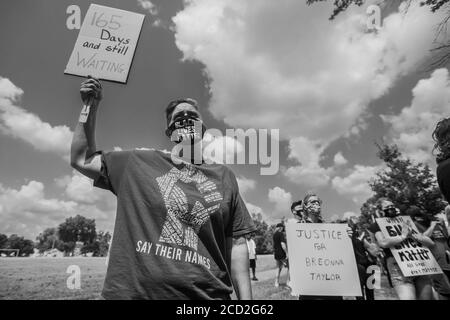 Louisville, KY, USA. 25th Aug, 2020. Protestors demonstrate on the final day of BreonnaCon, the ...
