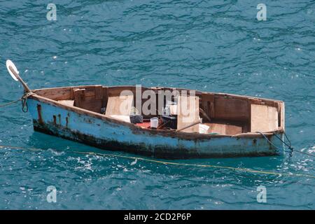 ACAPULCO, MEXICO - AUGUST 24: A vintage boat is seen floating on the seashore on August 24, 2020 in Acapulco, Mexico. Credit: Ricardo Castelan Cruz / Eyepix Group / The Photo Access Stock Photo