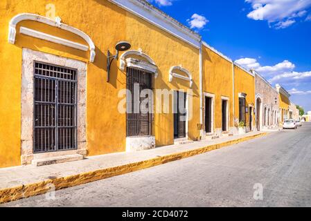 Izamal, Mexico. Spanish colonial downtown street in Yellow City, Yucatan Peninsula. Stock Photo