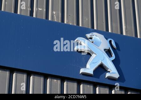 Bordeaux , Aquitaine / France - 08 20 2020 : peugeot shop lyon logo and sign on car building dealership store Stock Photo