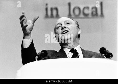Neil Kinnock at Labour Local Government Conference Southampton. 19 February 1989. Photo: Neil Turner Stock Photo
