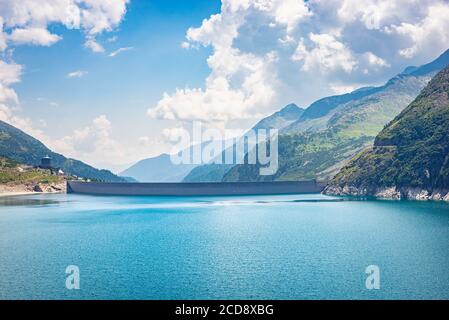 Dam on the edge of reservoir lake 'Kölnbreinspeicher' in Carinthia, Austria Stock Photo