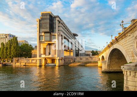 France, Paris, the banks of the Seine, the Ministry of Economy and Finance Stock Photo