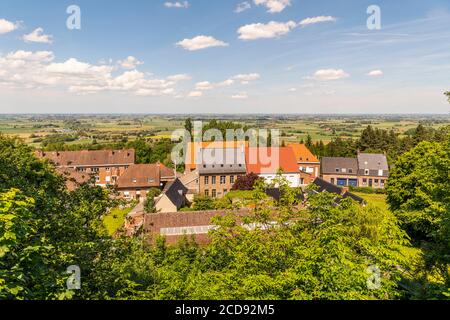 France, Nord (59), Cassel, favorite village of the French in 2018, Cassel dominates largely the plain of the Belgian and Belgian maritime Flanders and offers beautiful points of view on the surrounding countryside while following the path of the old ramparts Stock Photo