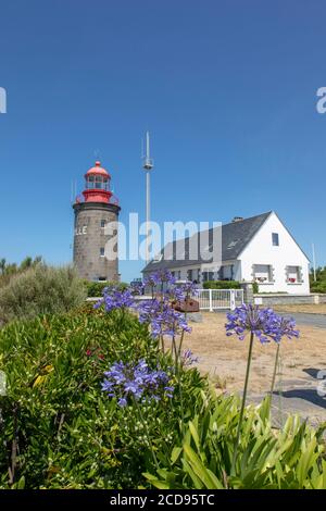France, Manche, Cotentin, Granville, fortified town built on a rocky headland on the far eastern point of the Mont Saint Michel Bay, Granville lighthouse or Cap Lihoulighthouse at pointe du Roc Stock Photo