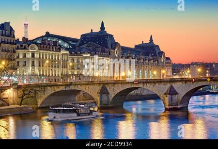 France, Paris, the banks of the Seine river listed as World Heritage, Royal bridge and the Orsay museum Stock Photo