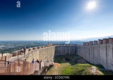 The Asolo Rocca is a fortress located on the top of Monte Ricco