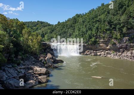 Cumberland Falls, a large waterfall on the Cumberland River in southeastern Kentucky.  It is  sometimes called Little Niagara,  Niagara of the South. Stock Photo