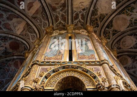 Interior of the Round church decorated with late Gothic painting and sculpture at the Convent of Christ / Convento de Cristo, Tomar, Portugal, Europe Stock Photo