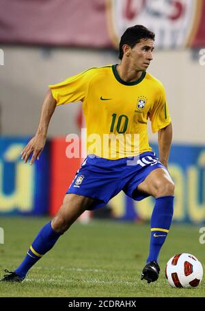Paulo Henrique Ganso #10 of Brazil during an international friendly match  against the USA in Giants Stadium, on August 10 2010, in East Rutherford,  Ne Stock Photo - Alamy