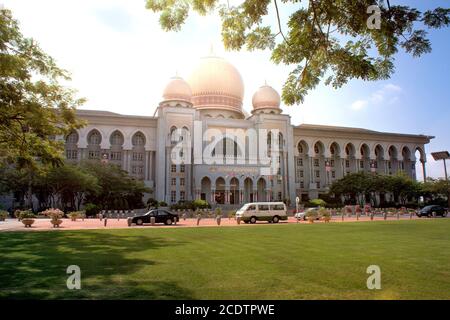 Palace of Justice at the splendid boulevard Persiaran Perdana in the planned city Putrajaya Stock Photo