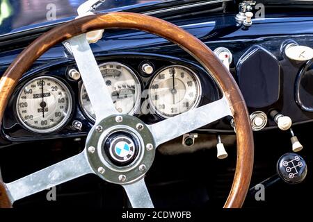 Oldtimer BMW 327/328, Bj, 1938, 1957 cc, 80 hp, close-up of the dashboard with steering wheel Stock Photo