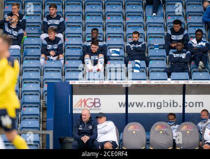 Oxford, UK. 29th Aug, 2020. QPR substitutes during the 2020/21 behind closed doors Pre Season Friendly match between Oxford United and Queens Park Rangers at the Kassam Stadium, Oxford, England on 29 August 2020. Photo by Andy Rowland. Credit: PRiME Media Images/Alamy Live News Stock Photo