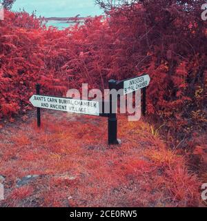 The Signs to Innisidgen and Bant's Carn, St Mary's, Isles of Scilly UK Stock Photo