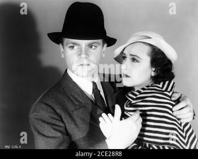 JAMES CAGNEY and MARGARET LINDSAY Publicity Portrait for G MEN 1935 director WILLIAM KEIGHLEY story / screenplay Seton I. Miller casting consultant J. Edgar Hoover First National Pictures / Warner Bros. Stock Photo