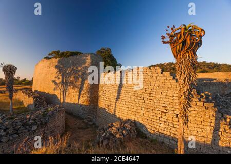 Great Zimbabwe ruins, great wall and entrance of  'the Great Enclosure', ancient capital of Bantu civilization, Masvingo Province, Zimbabwe, Africa Stock Photo