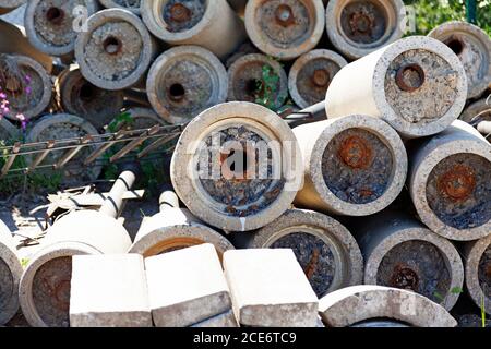weights of cement in different sizes for construction projects Stock Photo