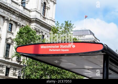 WESTMINSTER, LONDON/ENGLAND- 29 August 2020: Westminster Station bus stop Stock Photo