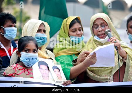 Dhaka, Bangladesh - August 29, 2020: Families of forcibly disappeared people joined a human-chain demonstration organized by an organization called Mo Stock Photo