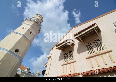 Georgetown, Penang/Malaysia - Oct 23 2016: Acheh Mosque and the heritage building at town. Stock Photo