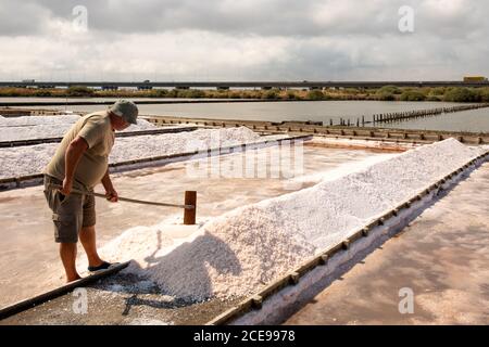 The last and only artisanal salina in production at Salinas do Samouco on the Tagus Estuary Natural Reserve, in Alcochete, Portugal. Stock Photo