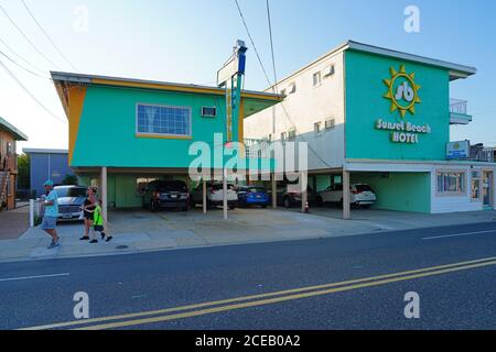 WILDWOOD, NJ -21 JUL 2020- View of a Doo Wop style motel located in the Wildwoods Shore Resort Historic District in New Jersey, United States. Stock Photo