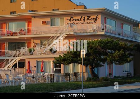 WILDWOOD, NJ -21 JUL 2020- View of a Doo Wop style motel located in the Wildwoods Shore Resort Historic District in New Jersey, United States. Stock Photo