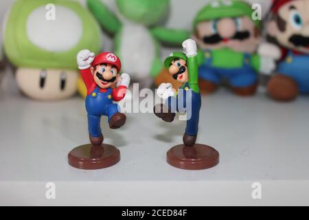 Luigi mario hi-res stock photography and images - Alamy