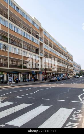 Pioneering mid-twentieth century architecture of Churchill Gardens Estate, Pimlico, London Stock Photo