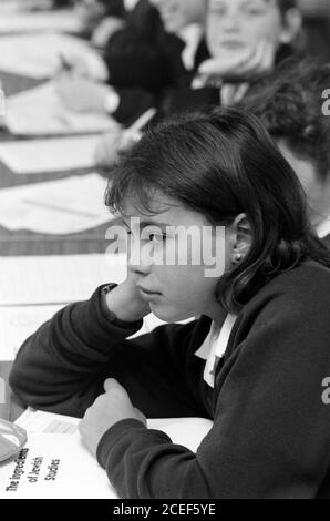 King Solomon’s School, Forest Road, Barkingside, Ilford. Jewish School going for Grant Maintained status. 10 September 1993. Photo: Neil Turner Stock Photo