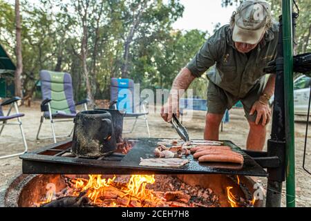 Overnight camp in the outback and Cooked Breakfast with fried eggs outback style Stock Photo
