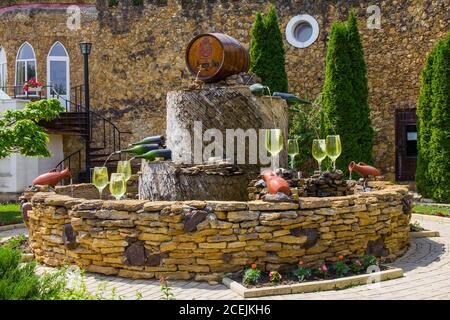 File:Mileștii Mici Wine Fountain.jpg - Wikimedia Commons