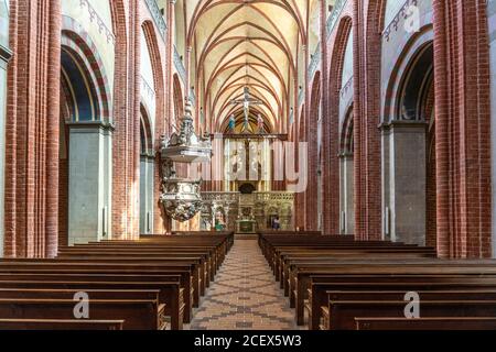 Innenraum des Havelberger Dom Sankt Marien, Havelberg, Sachsen-Anhalt, Deutschland |  Havelberg cathedral  St. Mary's interior, Havelberg, Saxony-Anha Stock Photo