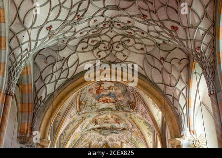 Kötschach, Pfarrkirche Unserer Lieben Frau (Gailtaler Dom), Gewölbe im Mittelschiff und Chor Stock Photo