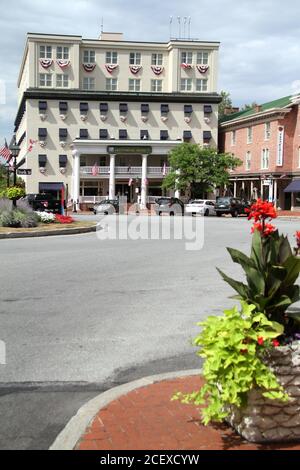 Buildings in Lincoln Square, in downtown Gettysburg, PA, USA. Gettysburg Hotel, 1797. Stock Photo