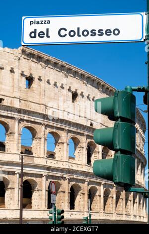 Street sign indicating the direction of the roman Colosseum in central Rome Stock Photo