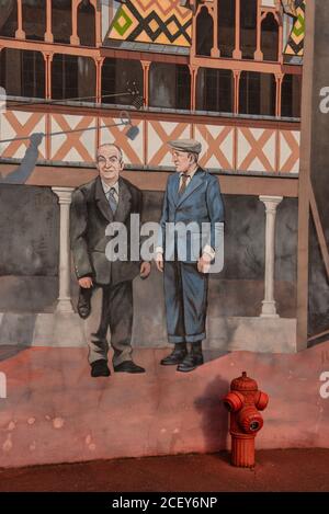 Mural de La Grande Vadrouille, Beaune, France Stock Photo - Alamy