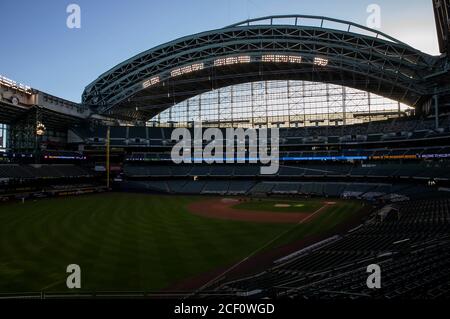 Baseball game at Miller Park, Milwaukee, Wisconsin, USA Stock Photo - Alamy